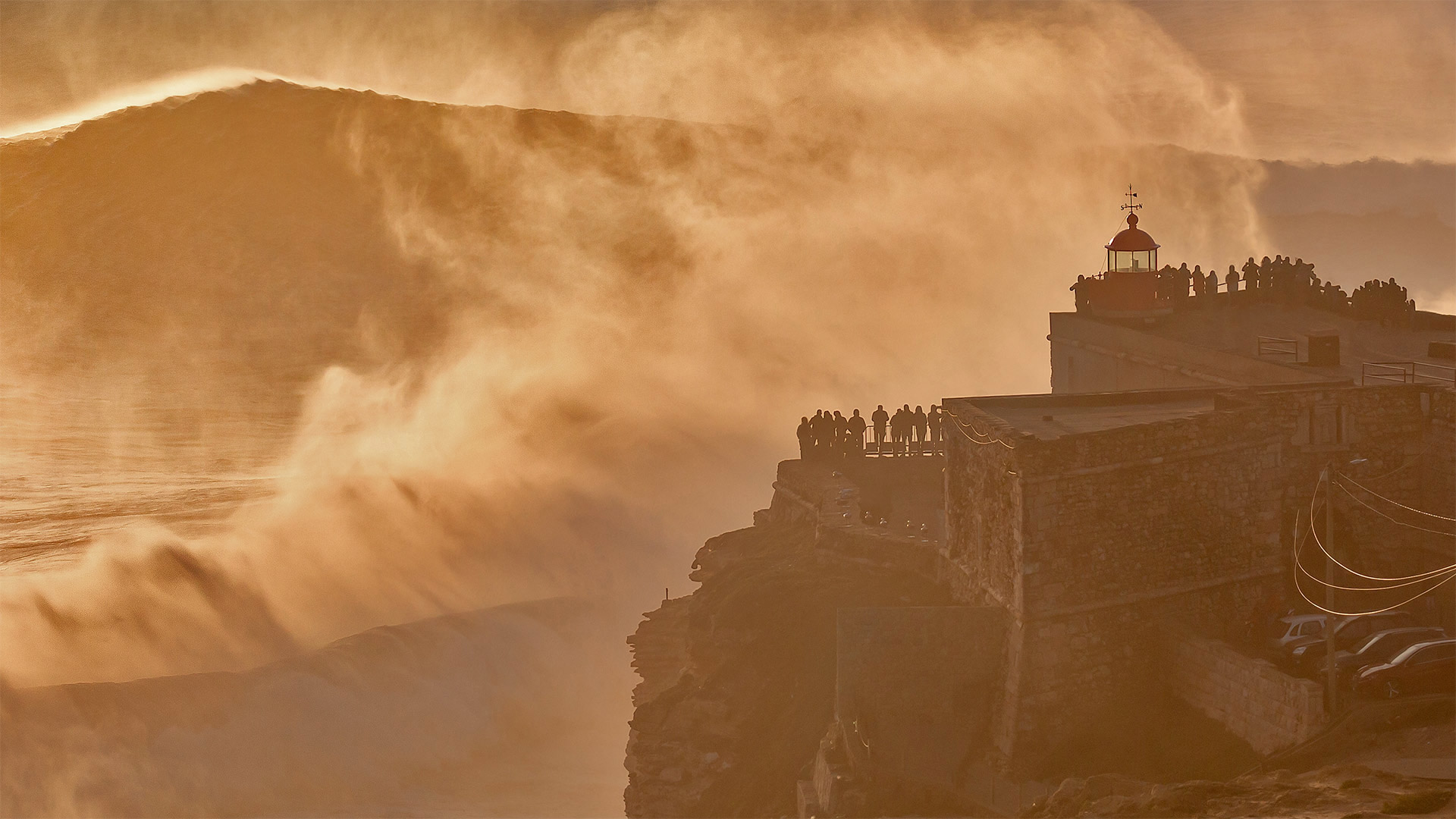 Nazaré Lighthouse atop Forte de São, Nazaré, Portugal (© Richard A Lock/Getty Images)(Bing Canada)
