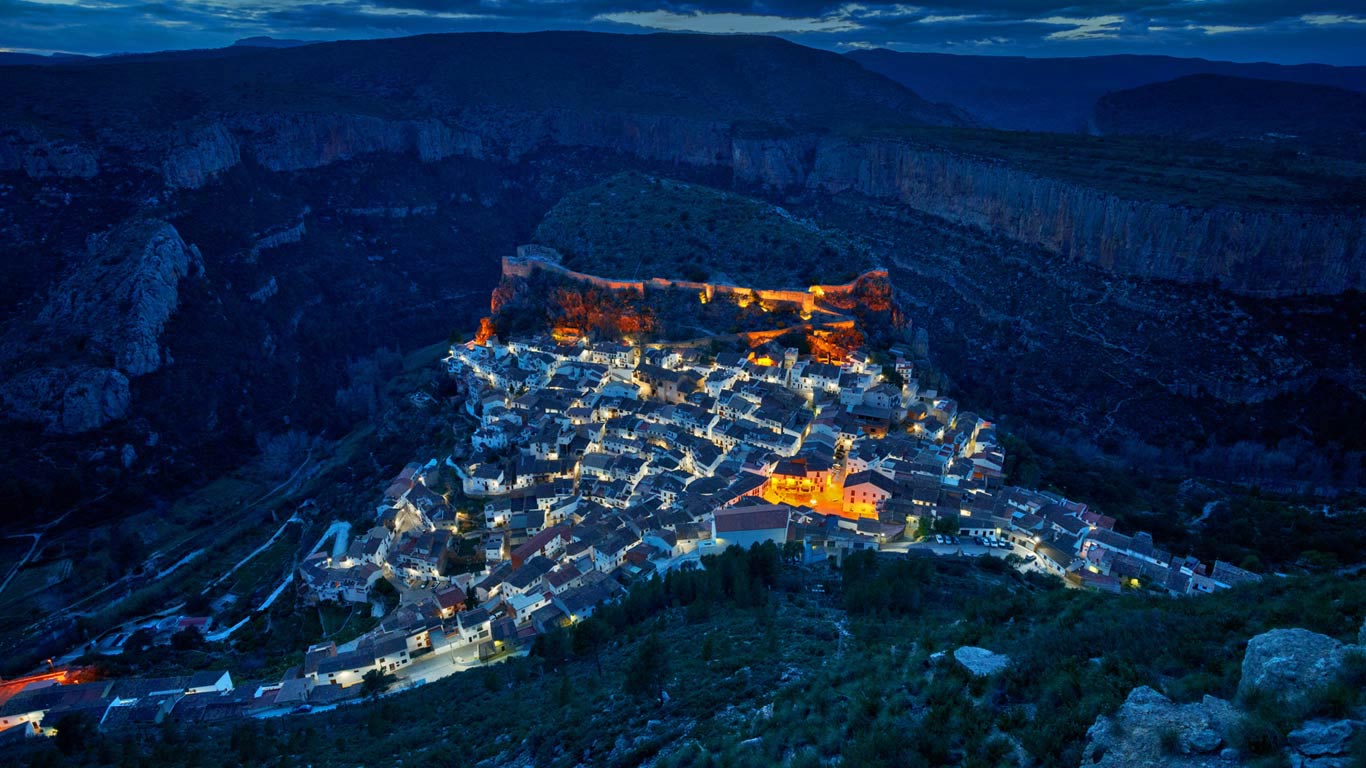 Chulilla, Spain (© Ben Herndon/Tandem Stills + Motion)(Bing United Kingdom)