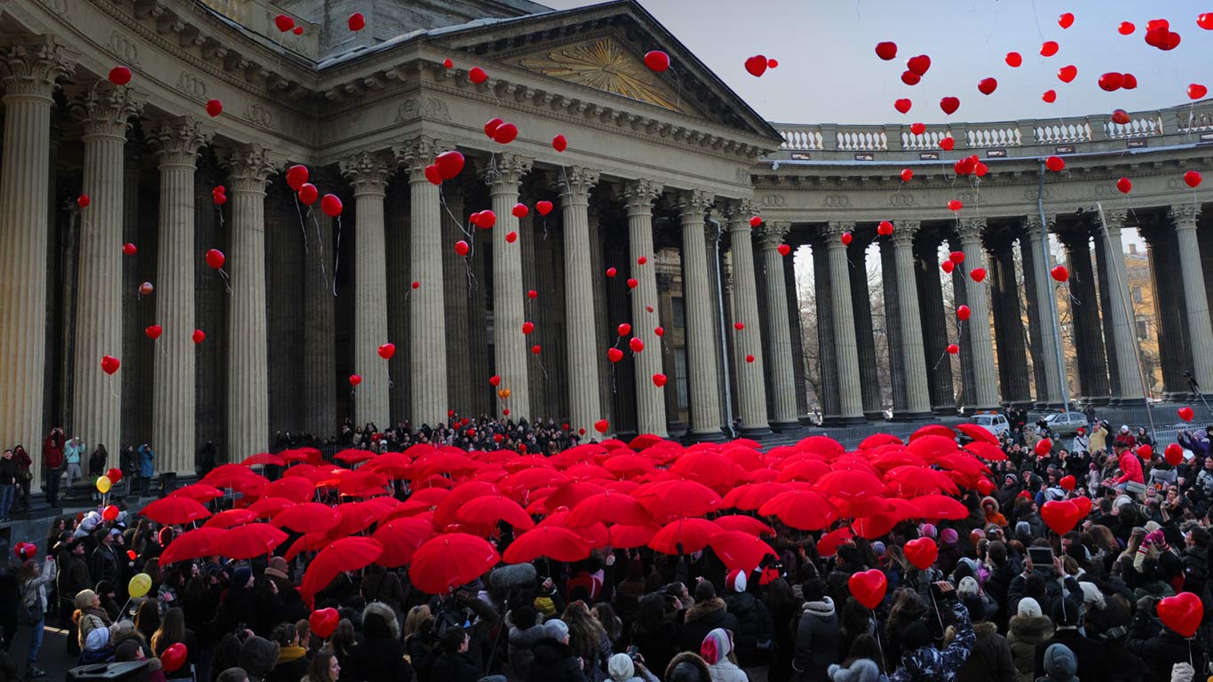 International Women’s Day celebration in Saint Petersburg, Russia (© Yury Goldenshteyn/Corbis)(Bing United States)