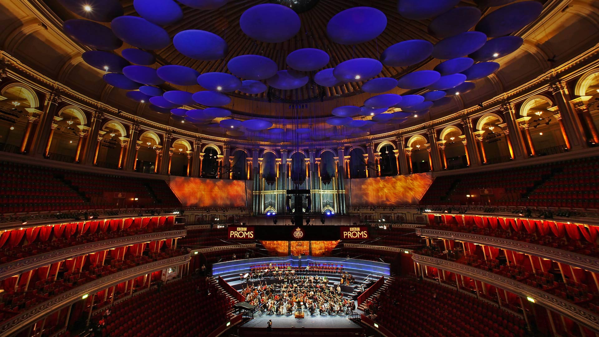 Die Royal Albert Hall während der jährlichen BBC Proms-Konzertreihe in London (© Oli Scarff/Getty Images)(Bing Deutschland)