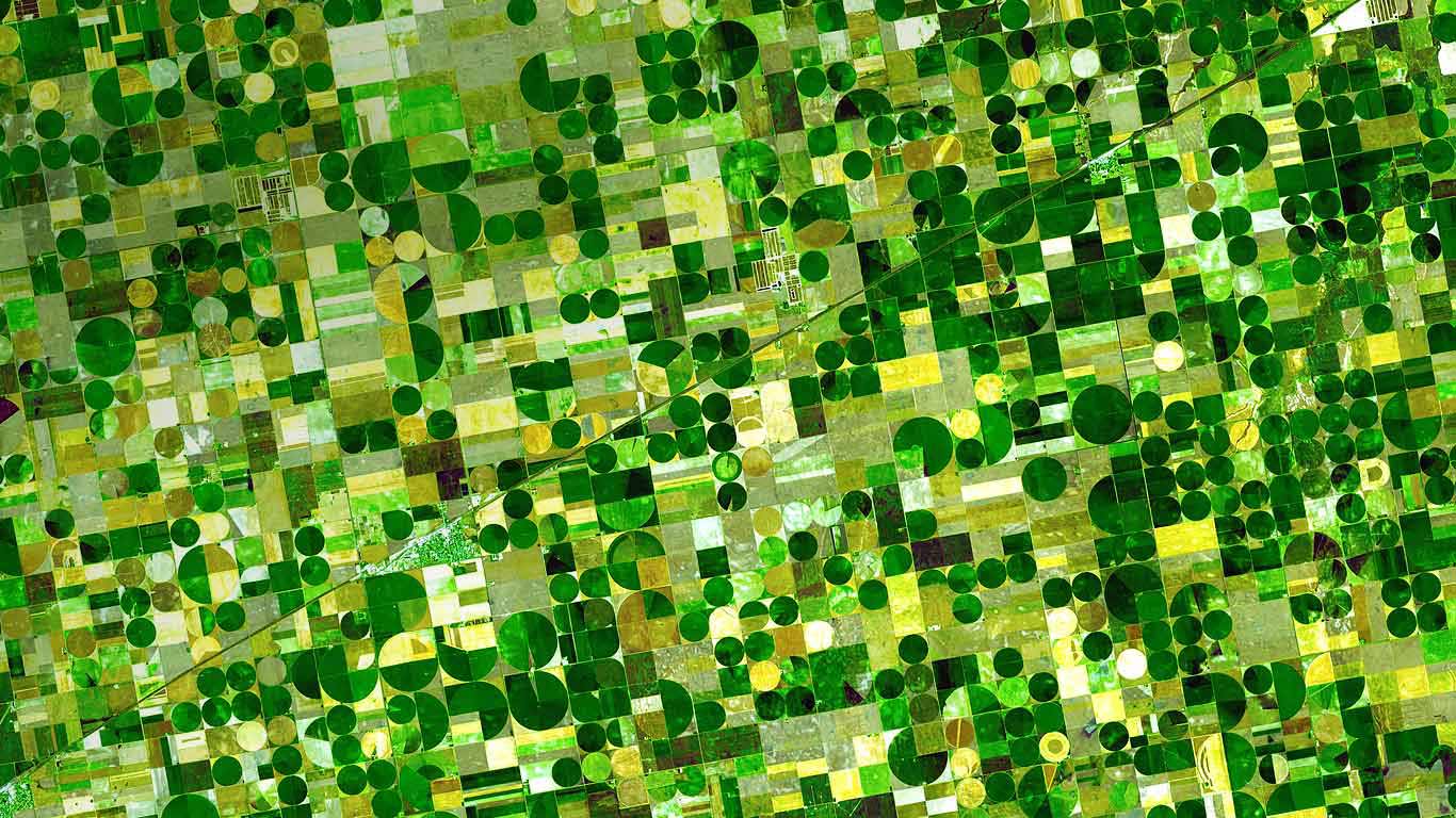 Farm plots in southwestern Kansas (© NASA/GSFC/METI/ERSDAC/JAROS, and U.S./Japan ASTER Science Team)(Bing United Kingdom)