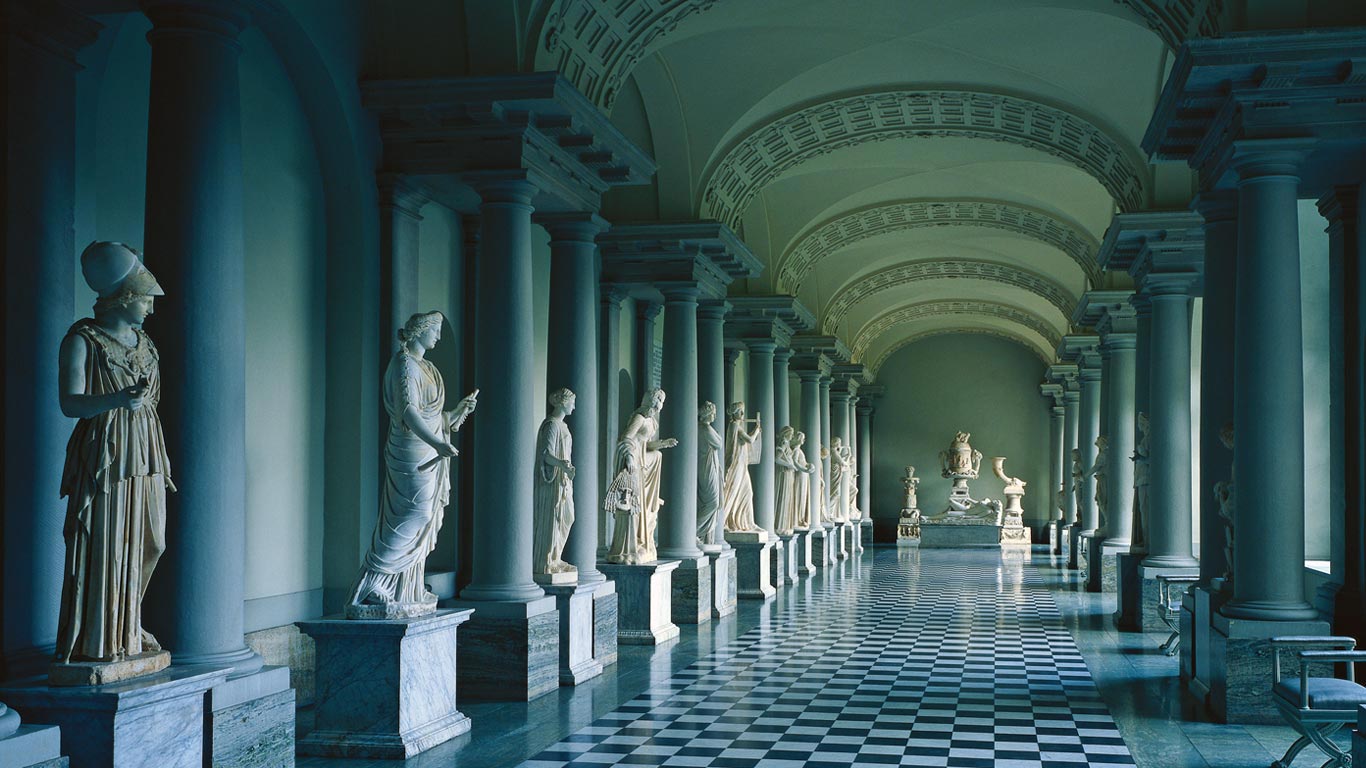 Gustav III´s Museum of Antiquities in Stockholm Palace, Sweden (© Johnér/Offset)(Bing United Kingdom)