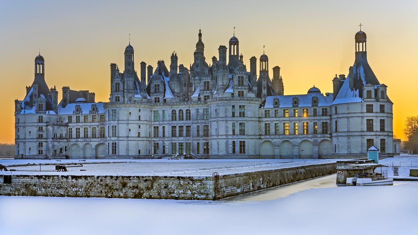 Château de Chambord en hiver, Loir-et-Cher, Centre-Val de Loire (© Pascal Ducept/hemis.fr/Getty Images)(Bing France)
