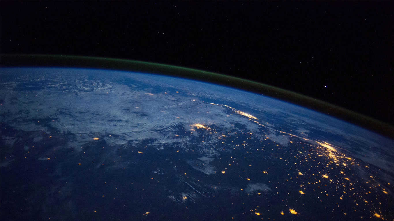 从国际空间站所看到的里约热内卢和圣保罗 (© Reid Wiseman/NASA)(Bing China)