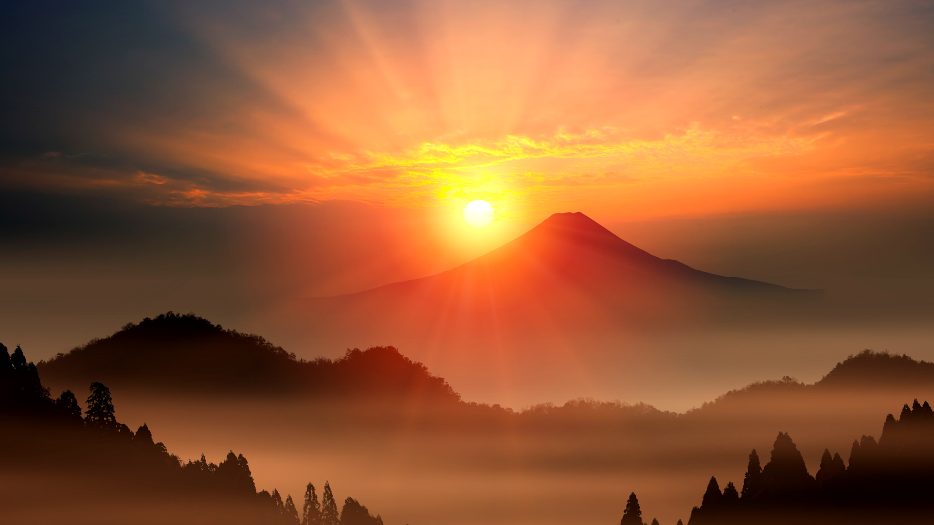 Sunrise at Mount Fuji, Japan (© Juan Paulo Gutierrez/Getty Images)(Bing United Kingdom)