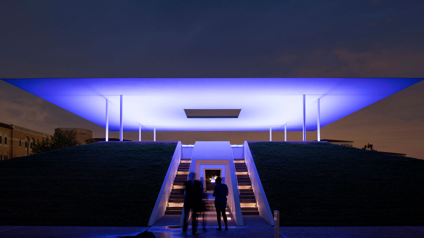 James Turrell’s ‘Twilight Epiphany’ Skyspace at Rice University, Houston, Texas (© Alex Fradkin/Gallery Stock)(Bing United States)