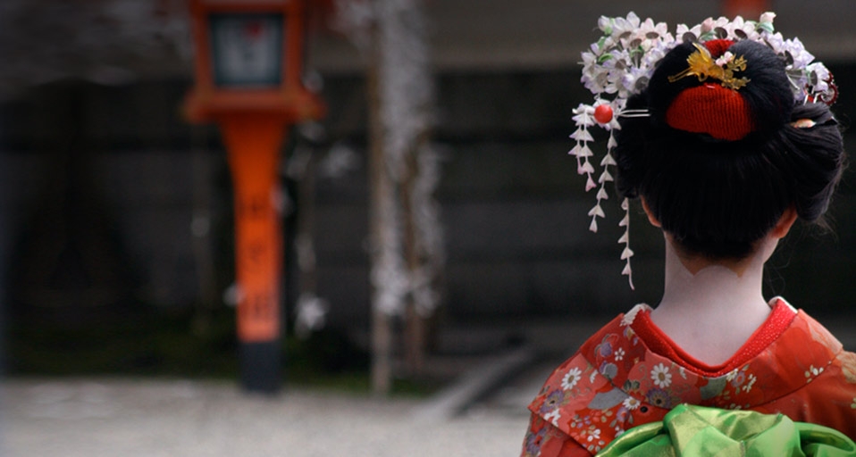 Geisha at temple in Kyoto -- Mark Thomas/Aurora Photos &copy; (Bing United States)