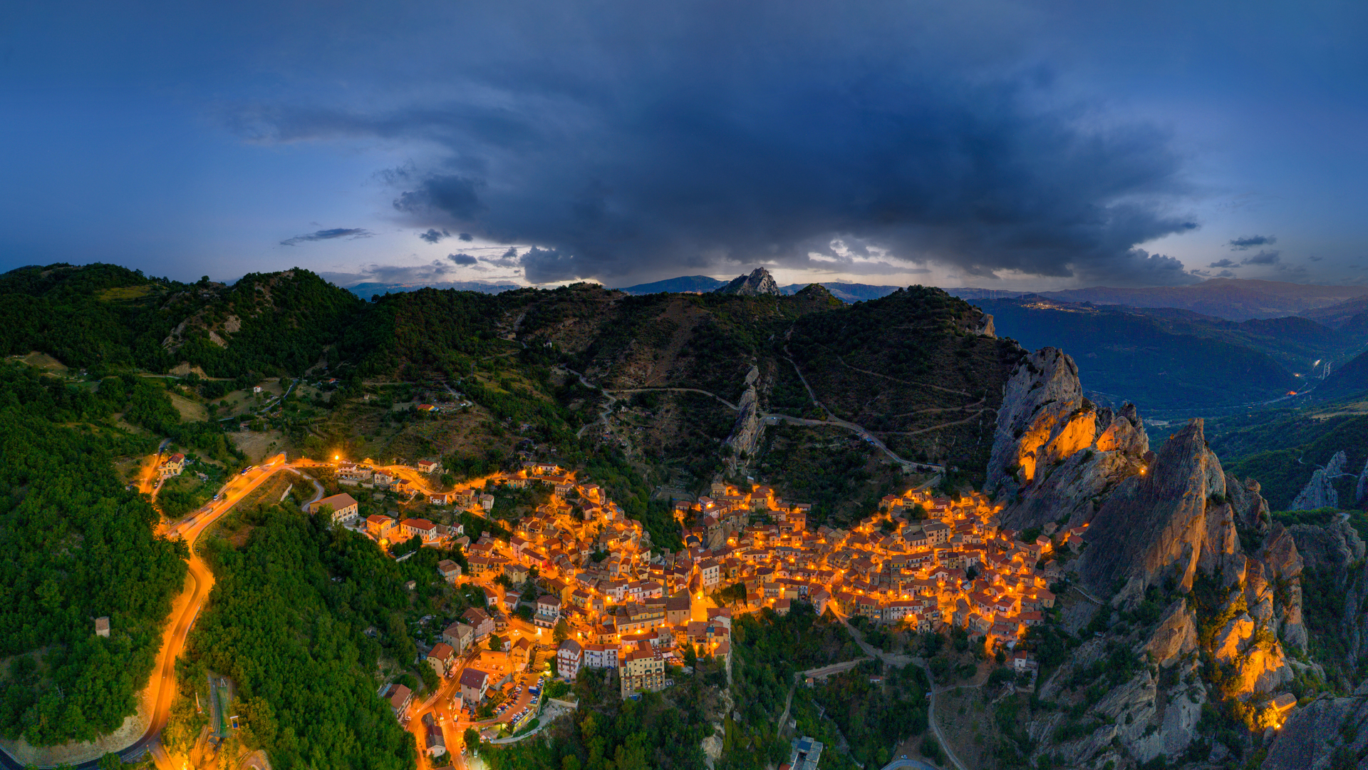 Village of Castelmezzano, Potenza, Basilicata, Italy (© Roberto Moiola/Getty Images)(Bing United Kingdom)