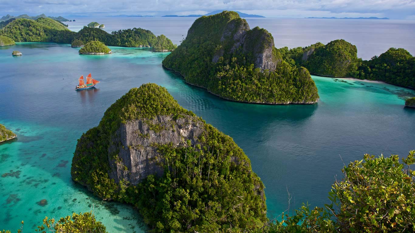 Die Wayag-Inseln im Raja Ampat-Archipel, Indonesien (© Chris Caldicott/Offset)(Bing Deutschland)