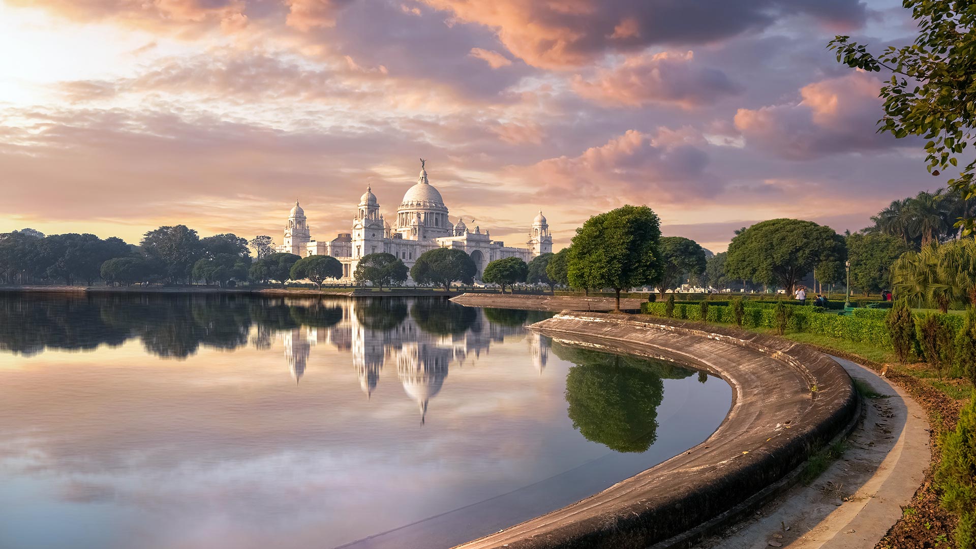 Victoria Memorial, Kolkata, India (© Roop_Dey/Shutterstock)(Bing Australia)