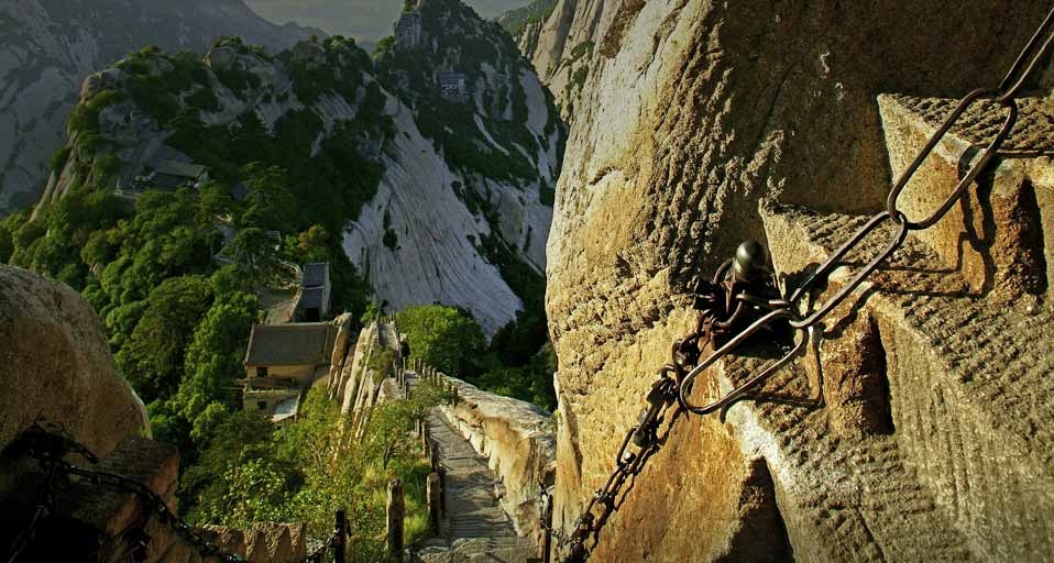 陕西省道教名山华山 -- Karl Johnaentqes/LOOK-foto/Photolibrary &copy; (Bing China)