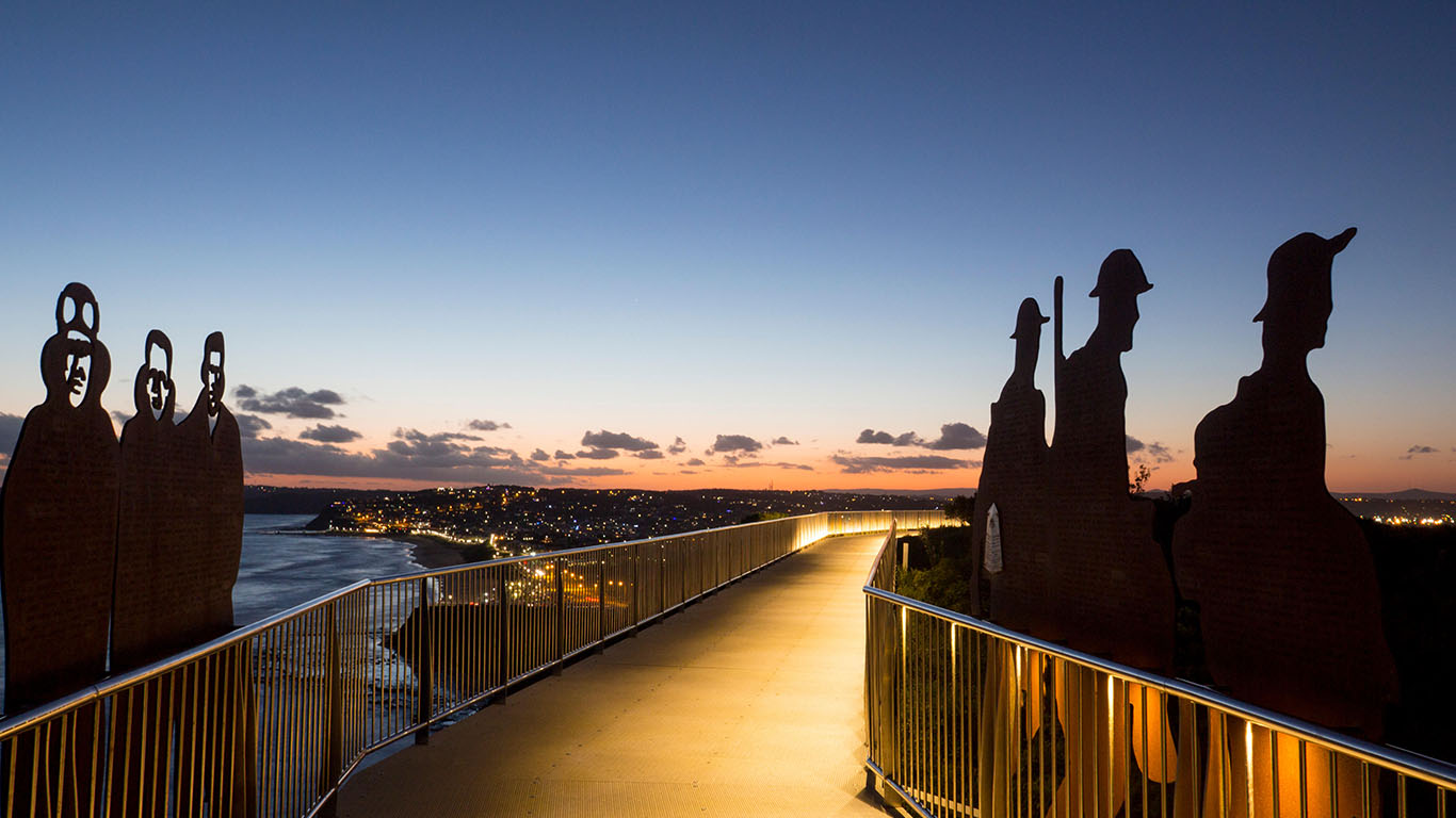 Anzac silhouettes at Newcastle Memorial Walk in Newcastle, New South Wales (© David Angel/Alamy)(Bing Australia)