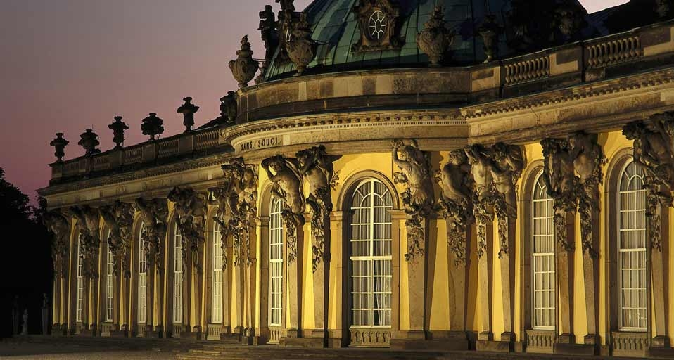 Schloss Sanssouci, Potsdam -- Schnnrer/Mauritius/Photolibrary &copy; (Bing Germany)