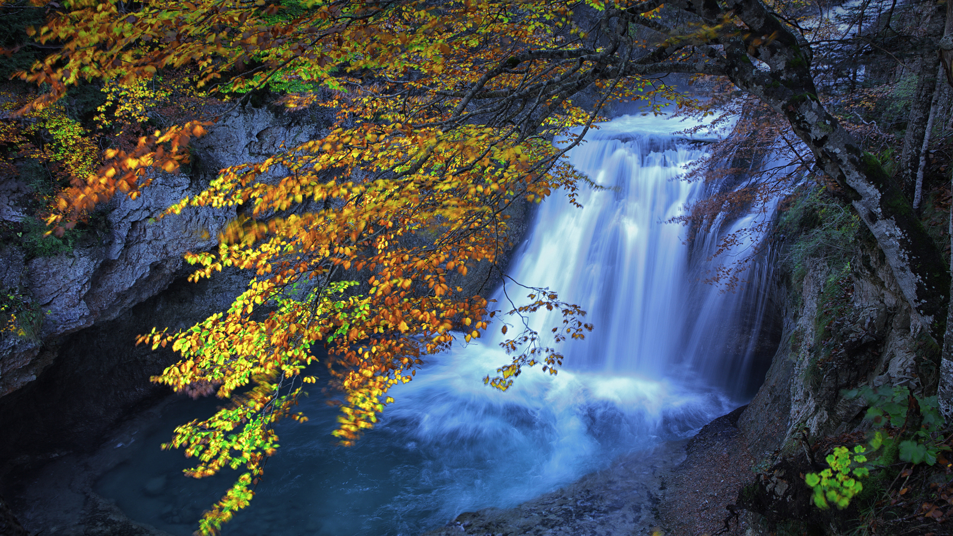 Cascata sul Rio Arazas nel Parco Nazionale di Ordesa e Monte Perdido, Pirenei, Spagna (© David Santiago Garcia/Cavan Images)(Bing Italia)