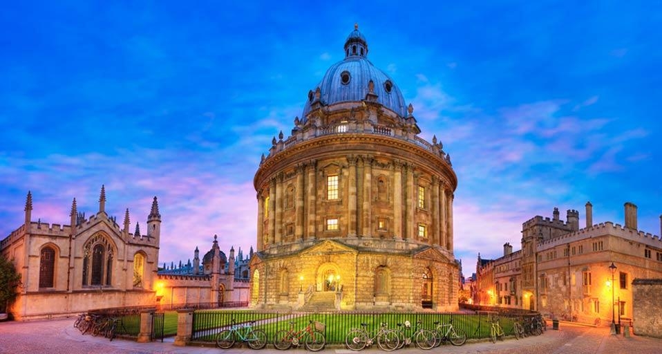 Radcliffe Camera, Oxford, England (© Paul Hardy/Corbis) &copy; (Bing United Kingdom)