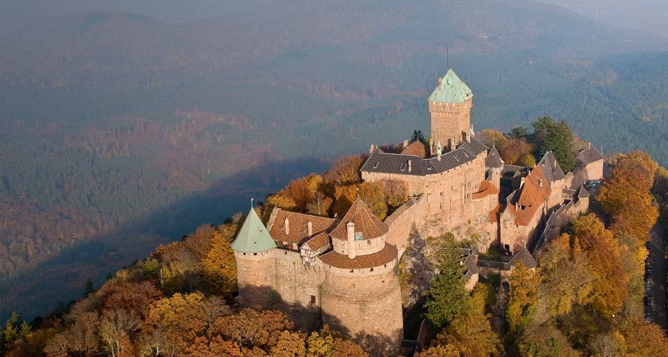 Château du Haut-Kœnigsbourg à Orschwiller, Bas-Rhin, Alsace (© Arnaud Chicurel/Corbis) &copy; (Bing France)