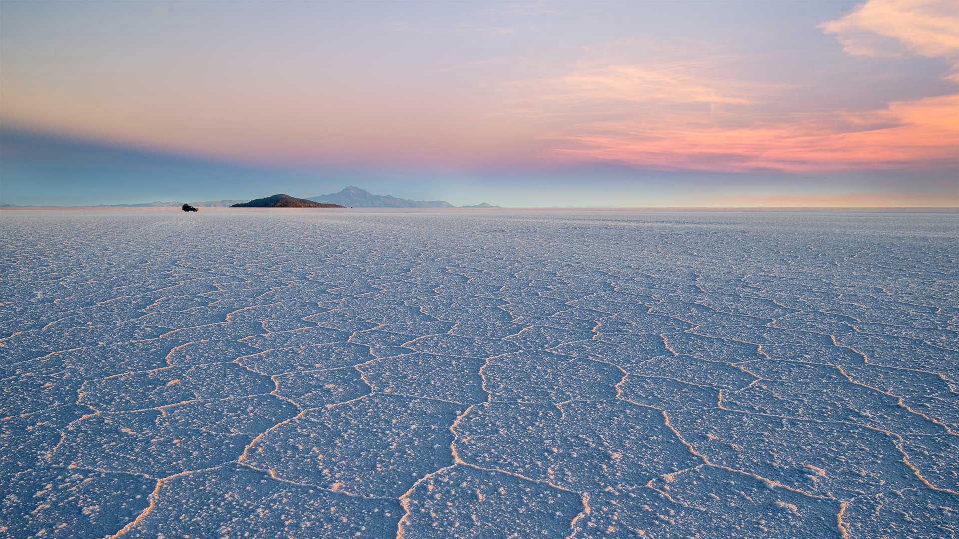 乌尤尼盐沼，玻利维亚 (© Ignacio Palacios/Getty Images)(Bing China)