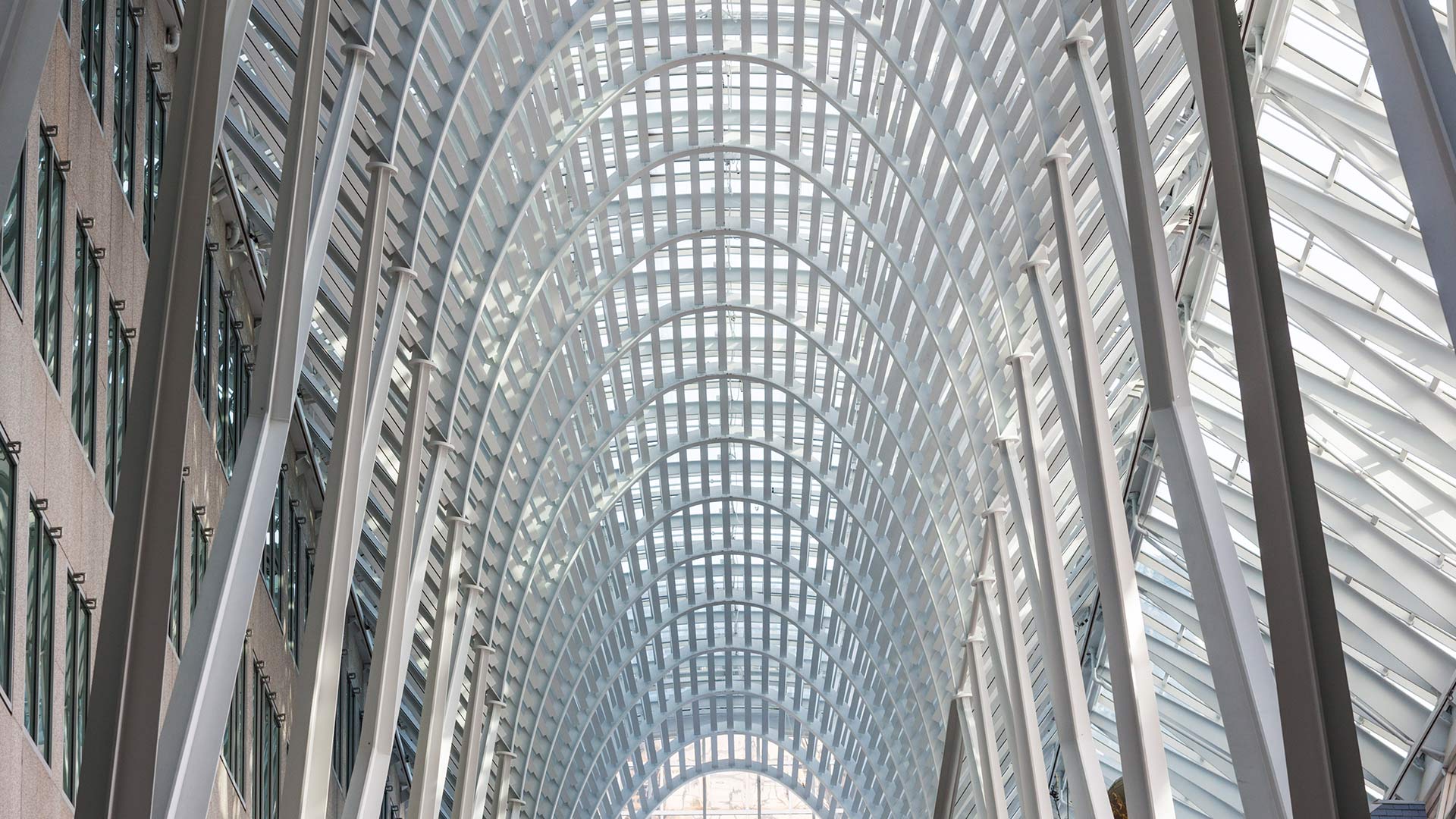 The Allen Lambert Galleria in Brookfield Place, Toronto (© AWL Images/DanitaDelimont)(Bing Canada)
