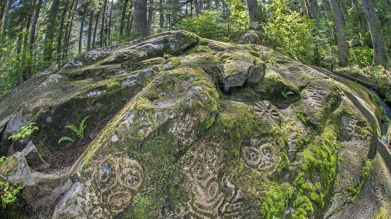Nuxalk petroglyphs, Bella Coola, coastal B.C. (© Wayne Lynch/All Canada Photos/Superstock)(Bing Canada)