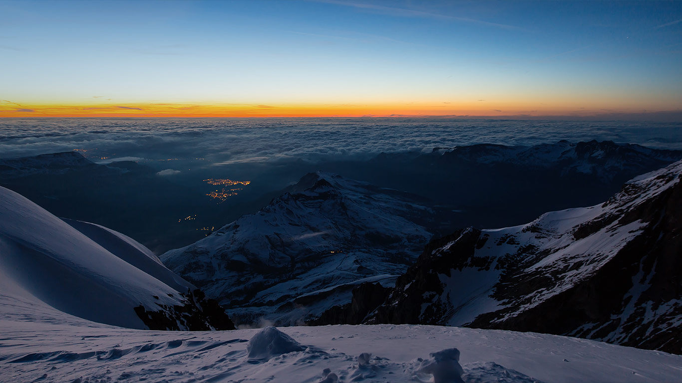 The Bernese Alps from Jungfraujoch railway station in Switzerland (© Markus Eichenberger Photo/Nimia)(Bing United Kingdom)
