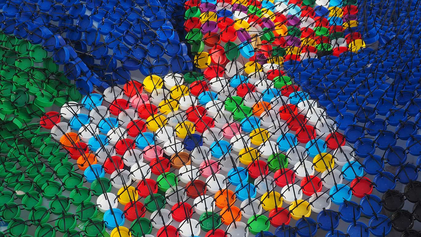Bottle caps in a sculpture by Kerrie Argent at Cottesloe, Western Australia (© domonabike/Alamy)(Bing Australia)