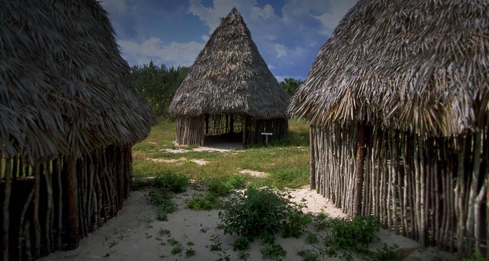 Replica huts at Guanahani Landfall Park on San Salvador island in the Bahamas -- Dave G. Houser/Corbis &copy; (Bing United Kingdom)