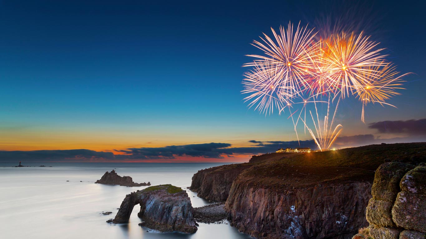 Fireworks at Land’s End, Cornwall (© David Chapman/Alamy)(Bing United Kingdom)