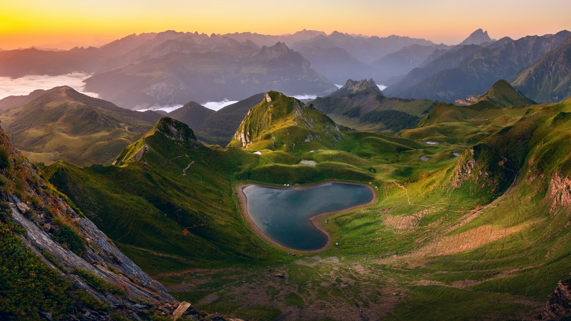 Lac du Montagnon, Aydius, Haut-Béarn, Pyrénées Atlantiques, Nouvelle Aquitaine (© thieury/Adobe photo stock)(Bing France)