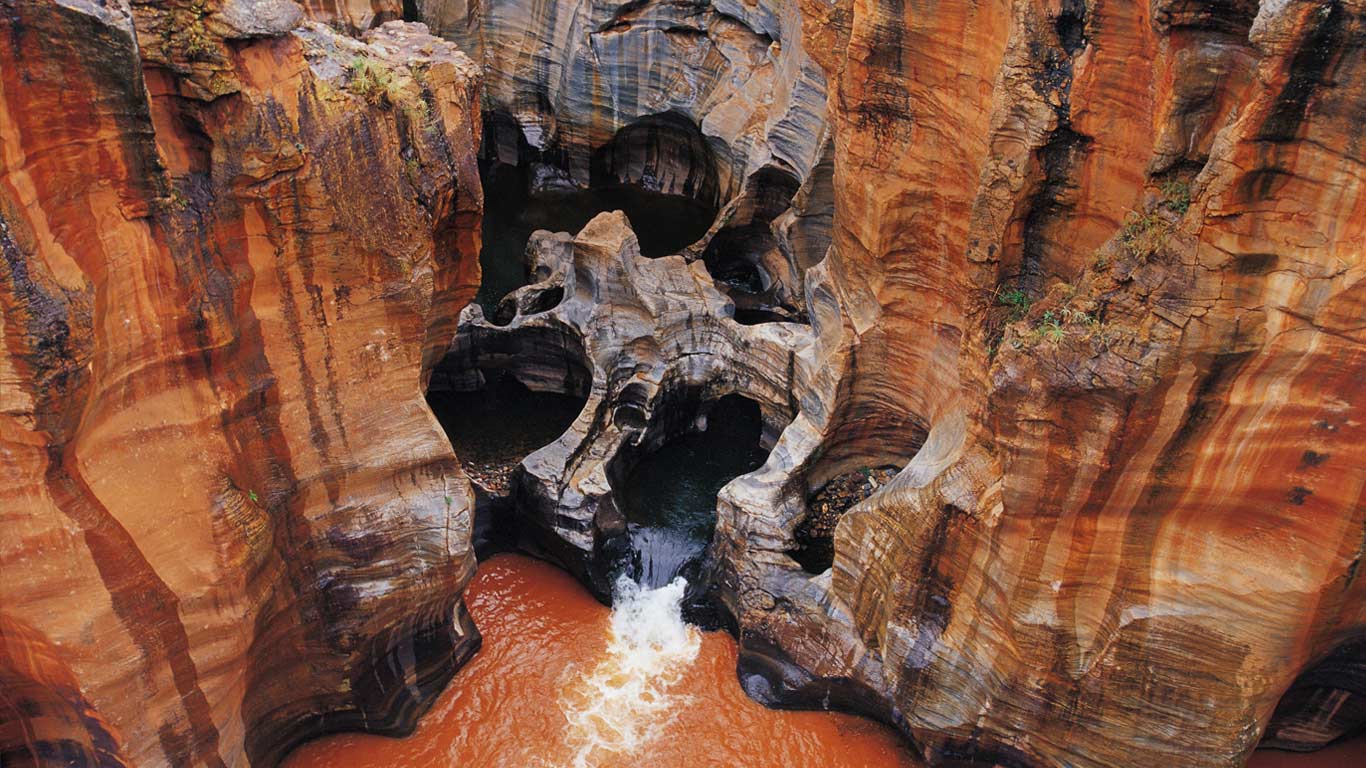 Bourke’s Luck Potholes in Blyde River Canyon, South Africa (© Topic Photo Agency/Corbis)(Bing United Kingdom)
