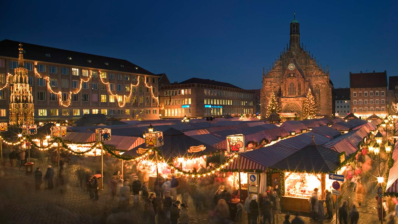 Panoramic view of the Christmas Market in Nuremberg, Bavaria, Germany (© Eye Ubiquitous/Superstock)(Bing United Kingdom)