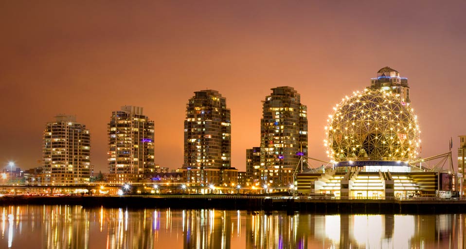 Vancouver skyline, British Columbia, Canada (© Stephen Matera) &copy; (Bing Canada)