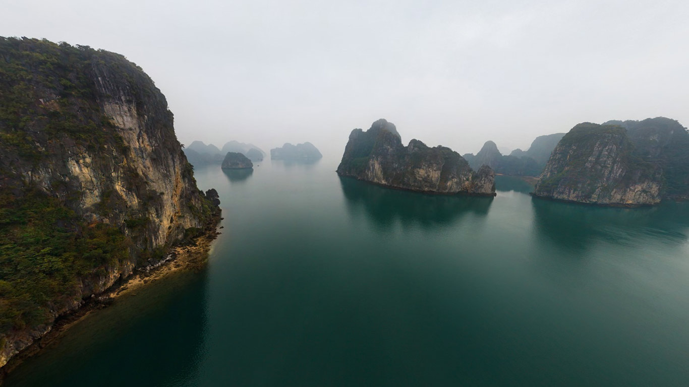 Ha Long Bay, Vietnam (© AirPano)(Bing United Kingdom)