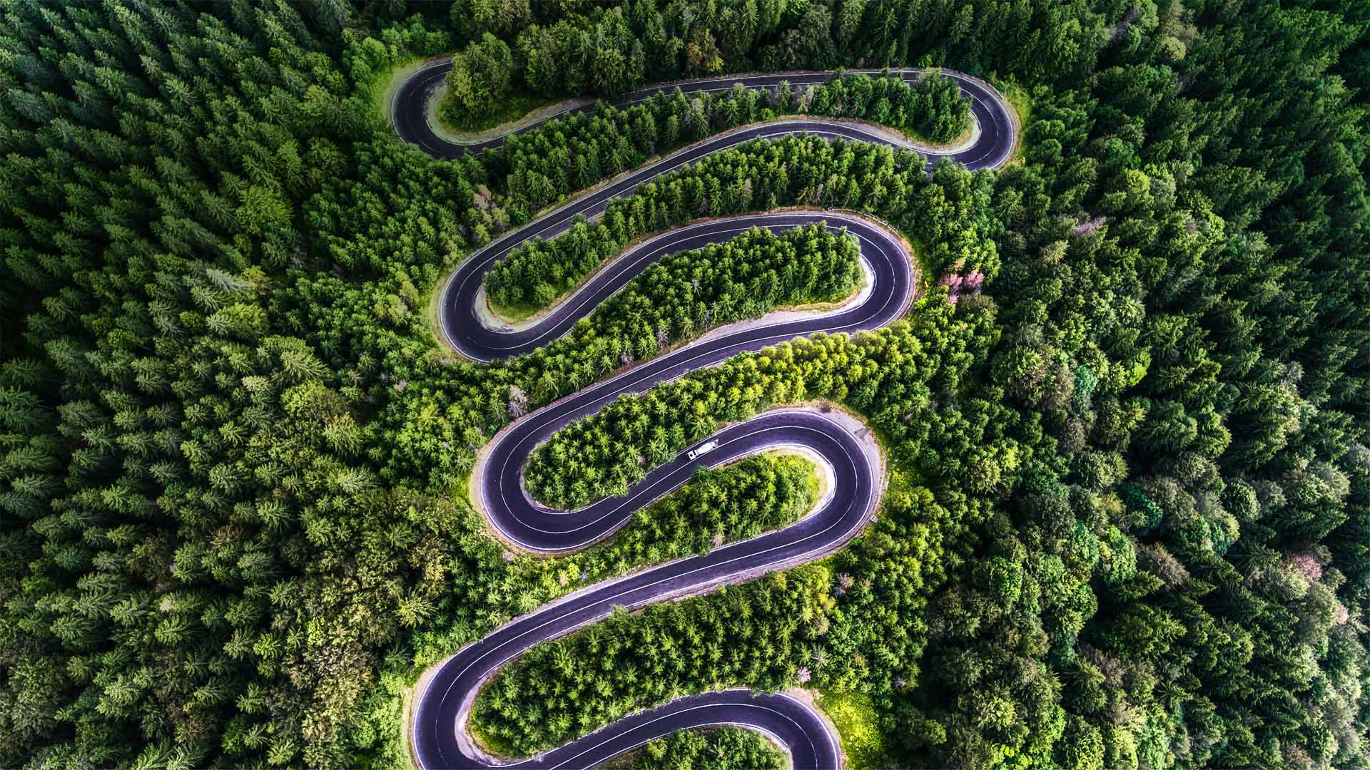 The Transfăgărășan in Transylvania, Romania (© Calin Stan/Shutterstock)(Bing United Kingdom)