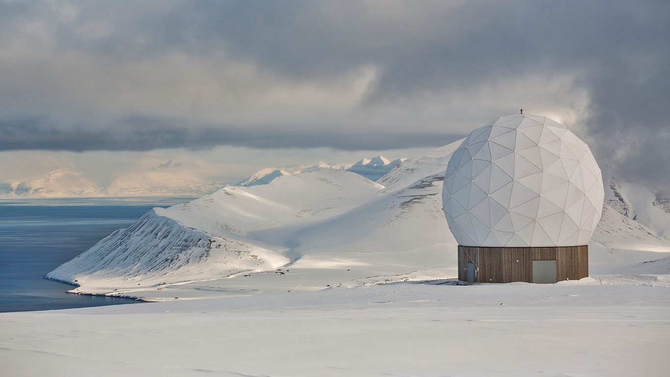Svalbard Satellite Station, Svalbard archipelago, Norway (© Tim E White/Getty Images)(Bing United Kingdom)