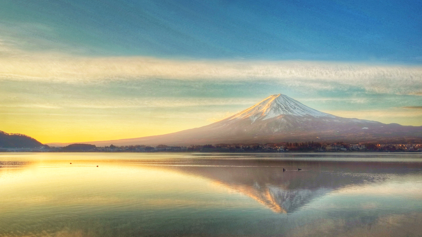 ｢夜明けの富士山｣ (© Kazounori Matsuo/Moment/Getty Images)(Bing Japan)
