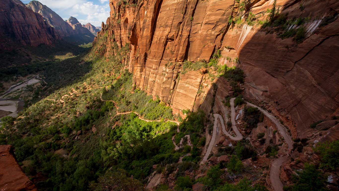 Angels Landing Trail in Zion National Park, Utah (© Brandon Flint/Tandem stock)(Bing Canada)