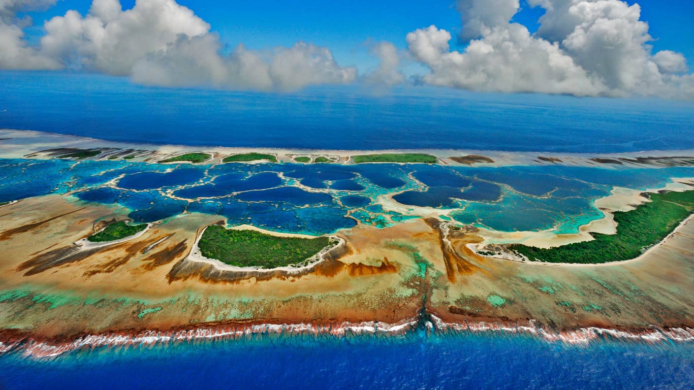 Caroline Atoll, Kiribati (© Brian J. Skerry/Getty Images)(Bing United Kingdom)