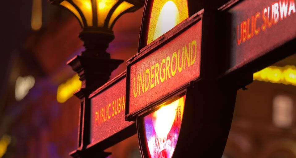 Underground sign in London, England (© Chris Warren/4Corners) &copy; (Bing United Kingdom)