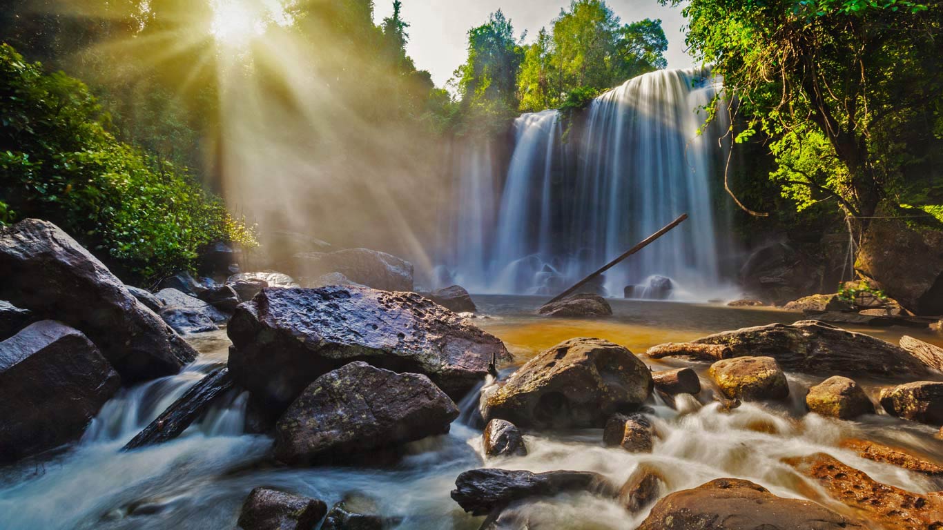 Waterfalls in Phnom Kulen National Park, Cambodia (© f9photos/Shutterstock)(Bing Canada)