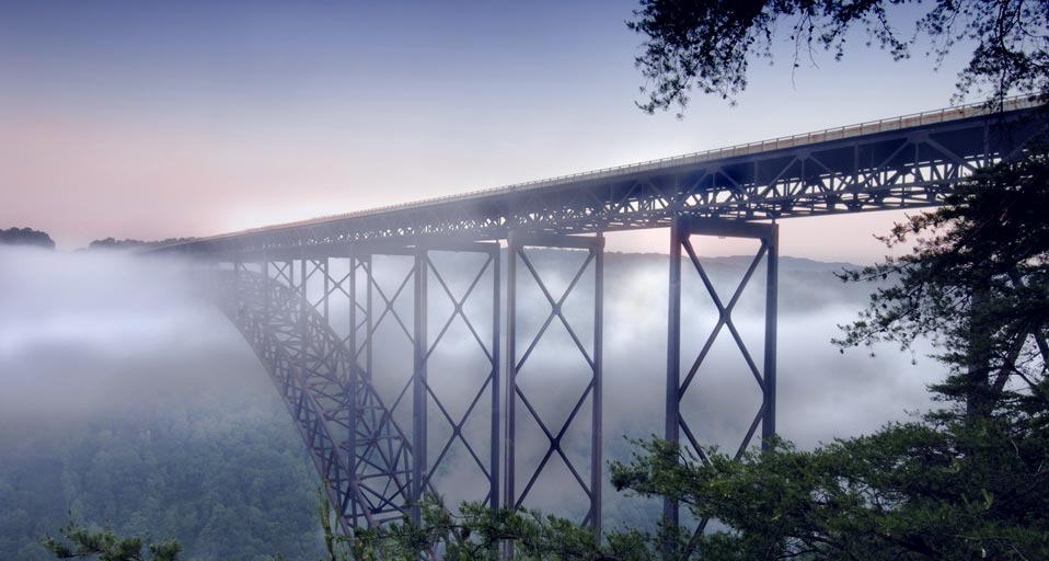 New River Gorge Bridge near Fayetteville, West Virginia, USA (© Timothy Mainiero/age fotostock) &copy; (Bing United Kingdom)