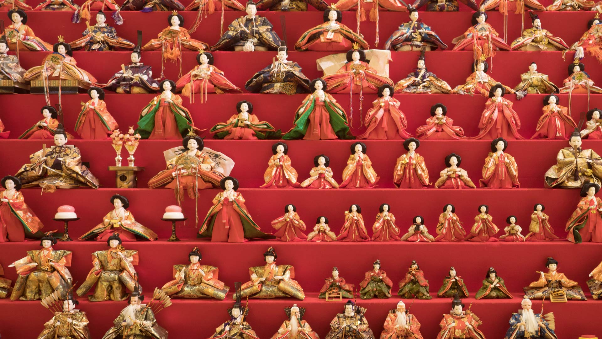 ｢ひな人形｣ (© yoshi0511/Shutterstock)(Bing Japan)