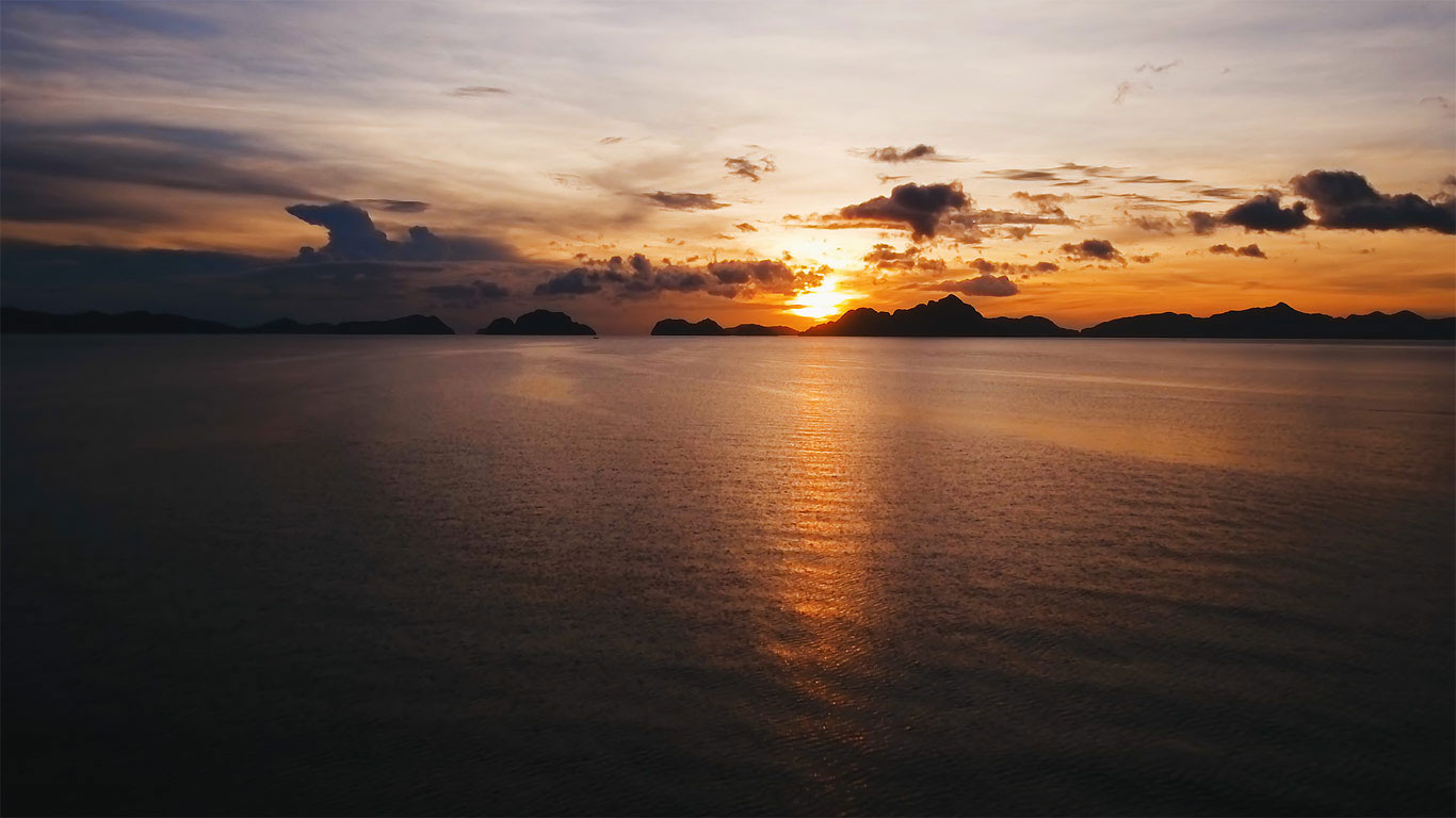 View of Bacuit Bay from El Nido, Palawan, Philippines (© Alex Punker/Nimia)(Bing United Kingdom)