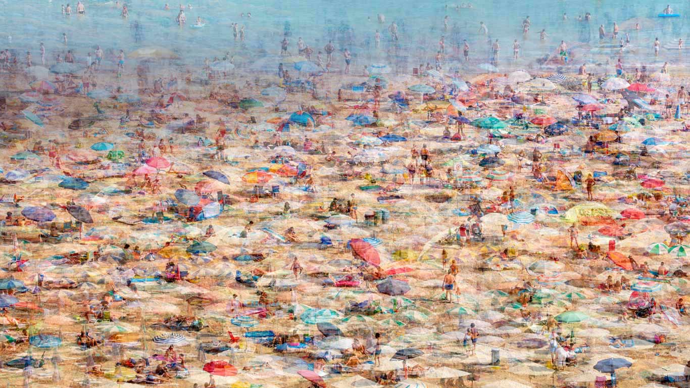 Composite photo of the beach in Lignano Sabbiadoro, Italy (© Rudi Sebastian/plainpicture)(Bing Canada)