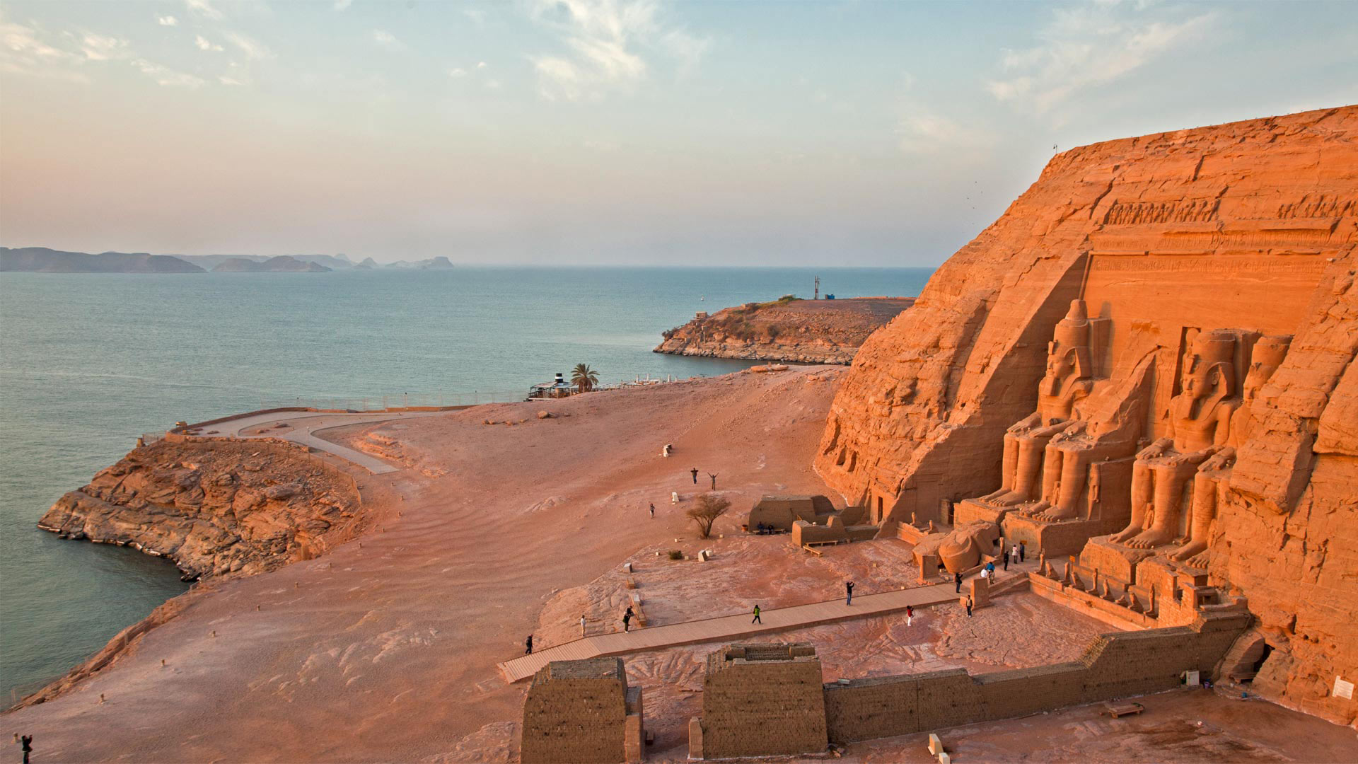 Abu Simbel temples on the west shore of Lake Nasser, Egypt (© George Steinmetz/Getty Images)(Bing United Kingdom)
