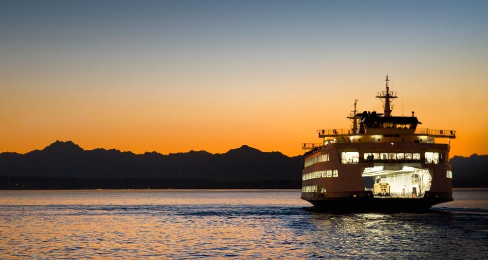 Large ferry sailing in Puget Sound, near Seattle, Washington -- Todd Pearson/Getty Images &copy; (Bing Canada)