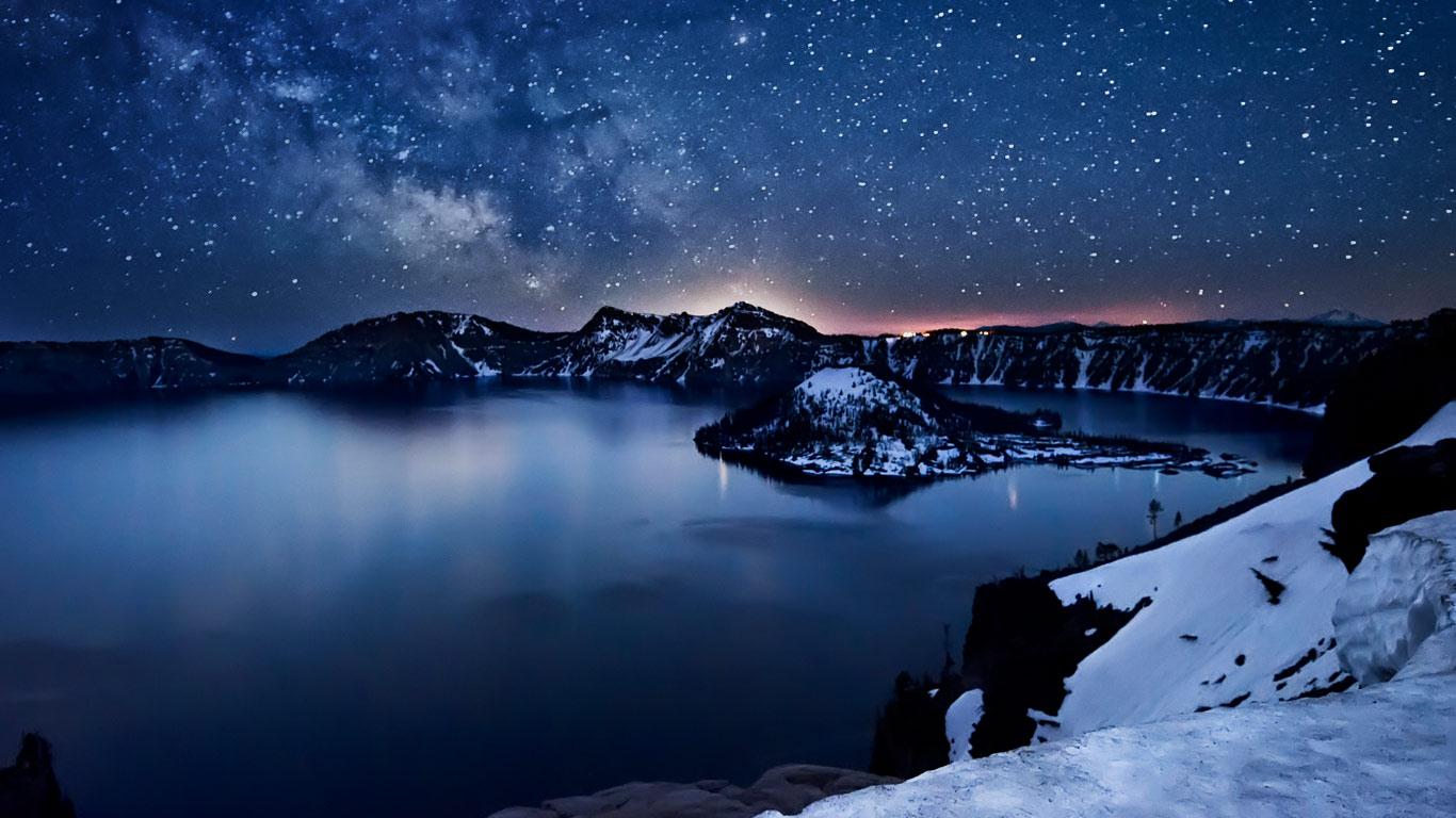 Milchstraße über dem Crater Lake, Oregon (© Nagesh Mahadev)(Bing Deutschland)