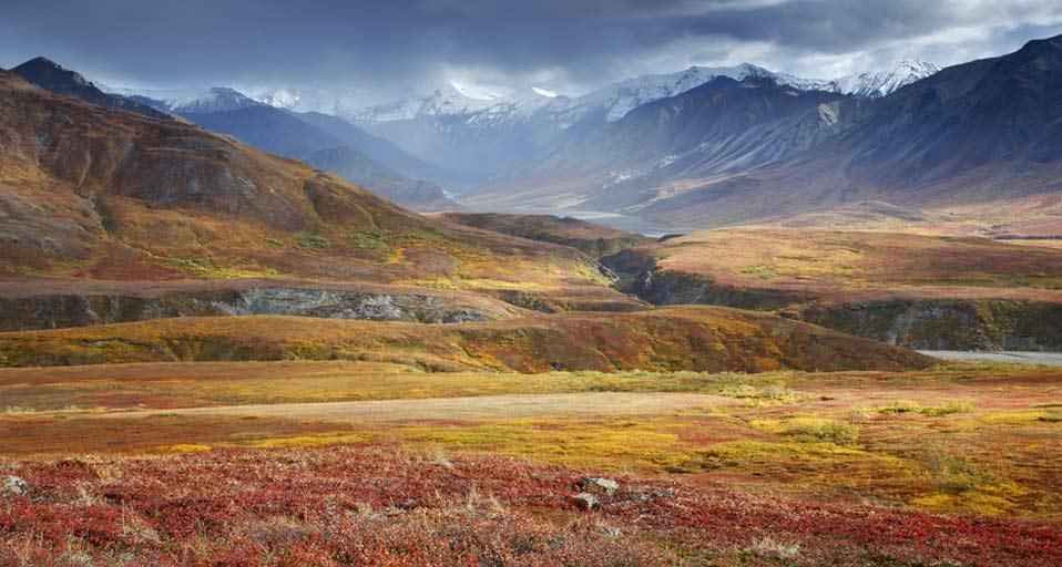 Storm clouds over the mountains of Denali National Park and Preserve, Alaska, USA (© Ron Niebrugge/CorbisMotion) &copy; (Bing United Kingdom)