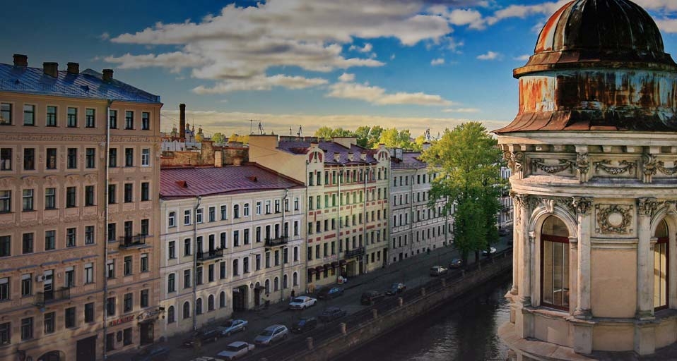 Die russische Stadt Sankt Petersburg – SIME/eStock Photo &copy; (Bing Germany)