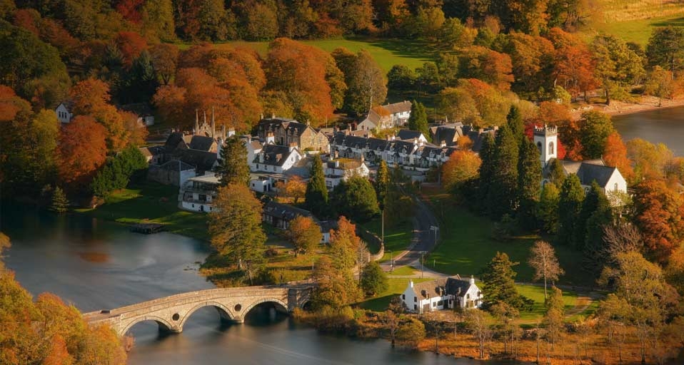 Kenmore in autumn, Perthshire, Scotland (© Guy Edwardes/Getty Images) &copy; (Bing United Kingdom)