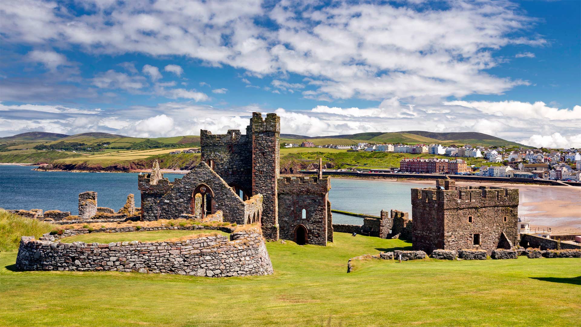 Peel Castle on St Patrick’s Isle, Isle of Man (© Massimo Ripani/SIME/eStock Photo)(Bing United Kingdom)